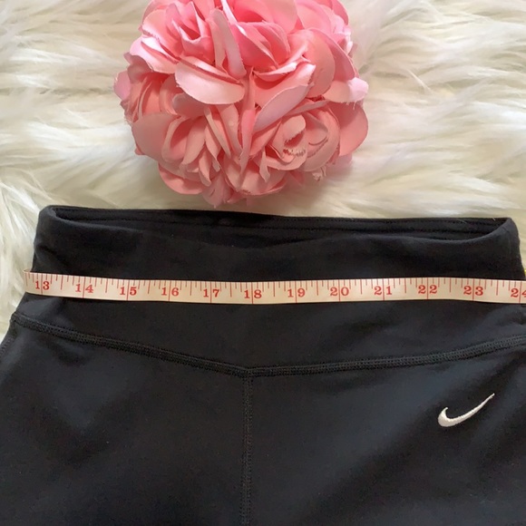 Nike Dri Fit  Women’s Crop - Picture 4 of 7